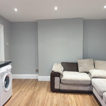 Lovely 1 Bedroom Flat High Barnet 3 Mins Away מראה חיצוני תמונה