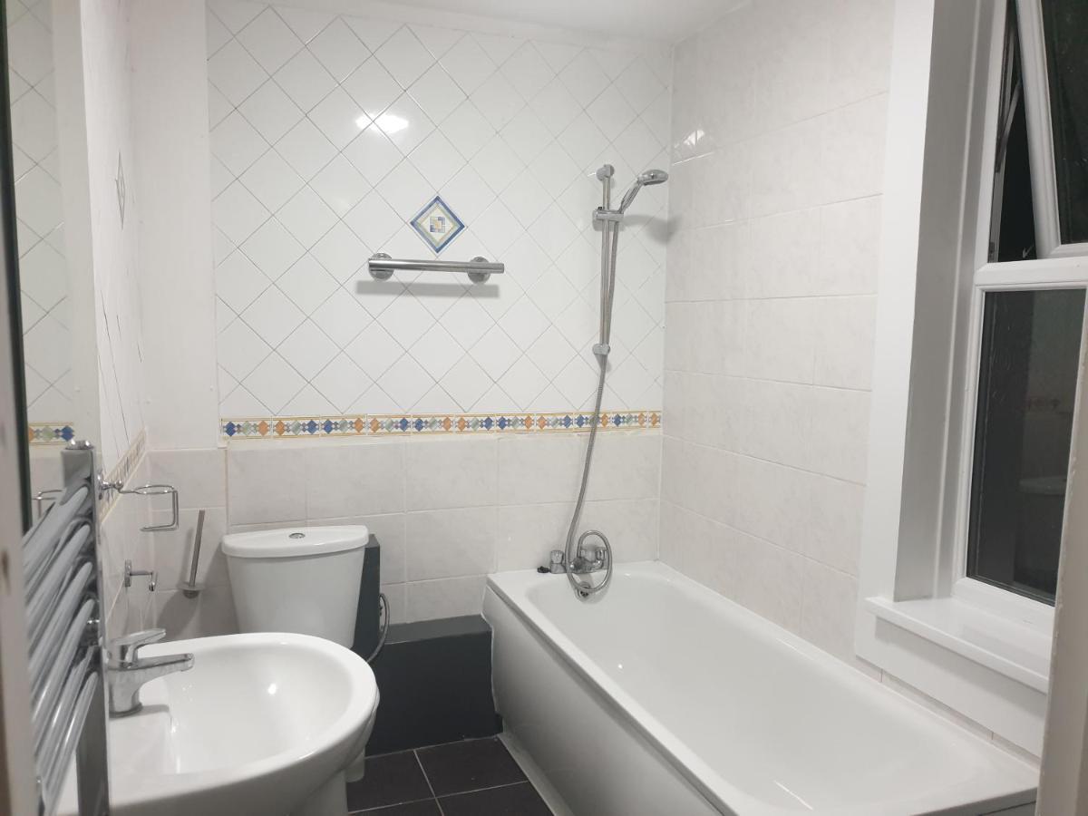 Lovely 1 Bedroom Flat High Barnet 3 Mins Away מראה חיצוני תמונה