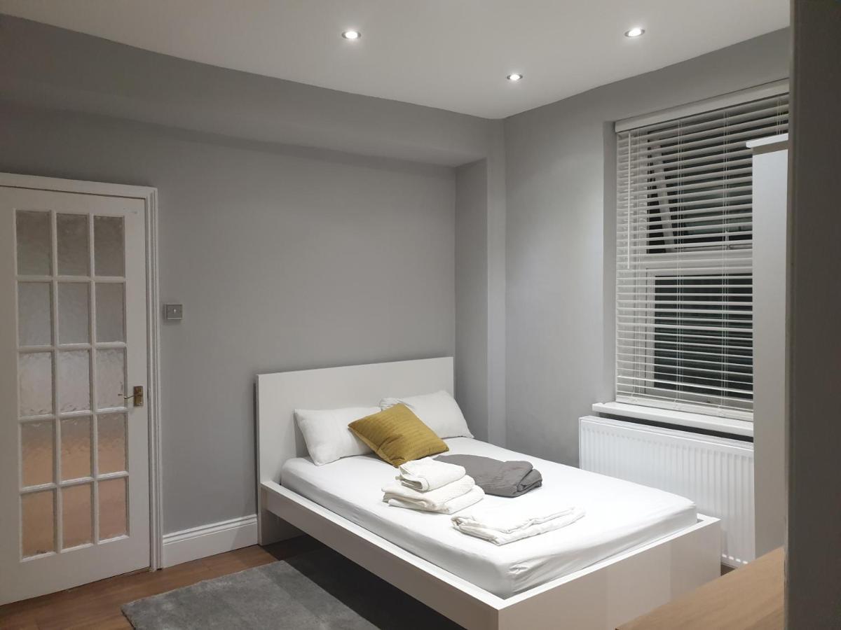 Lovely 1 Bedroom Flat High Barnet 3 Mins Away מראה חיצוני תמונה